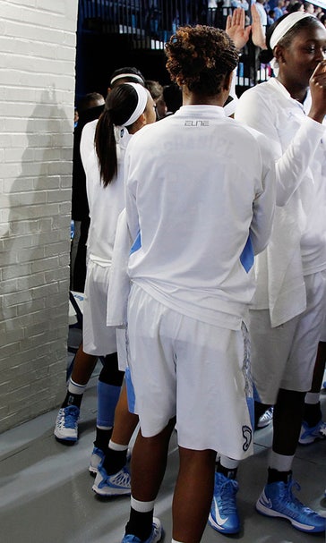 UNC coach Sylvia Hatchell keeping strength during cancer treatment
